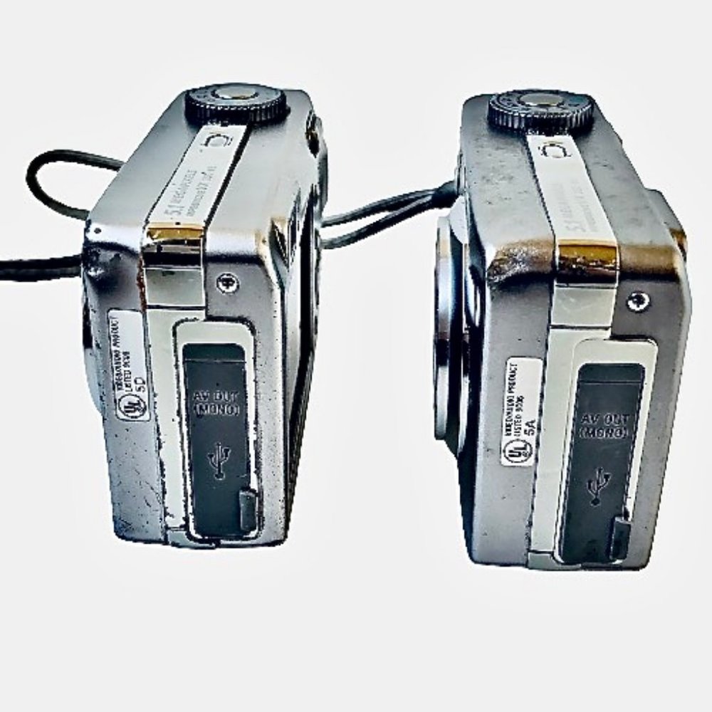 CyberShot Digital Still Camera DSC-W5 3X Optical Zoom Lot 2 * FOR PARTS ONLY - Picture 3 of 9